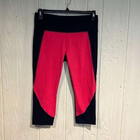 Athleta  COLOR BLOCK CROPPED LEGGING Yoga Pants Size large - Picture 1 of 11